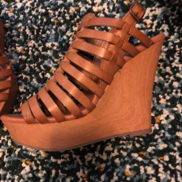 Brown Wedges - Picture 2 of 2